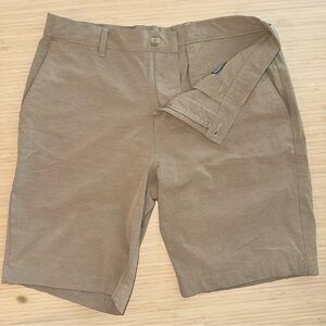 Callaway Men's Flat-Front Khaki golf Shorts